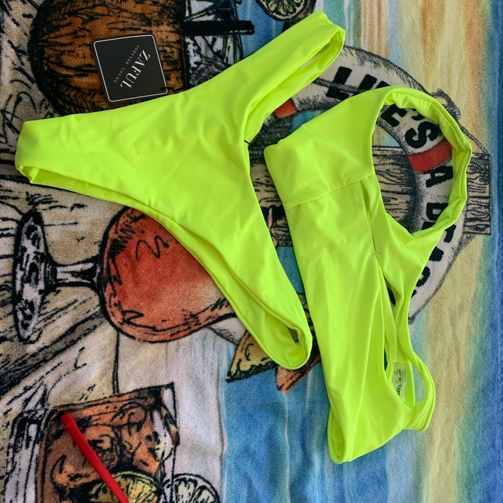 swimsuit set